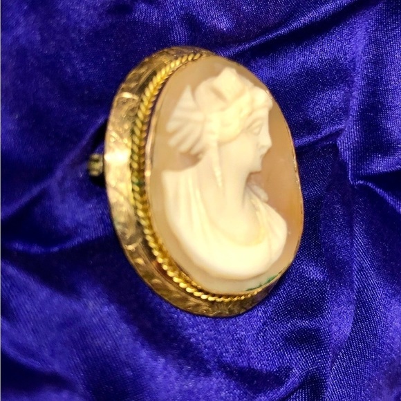 CAMEO brooch pendant, antique, blush pink, gold colored etched edges, and ivory - Picture 11 of 11